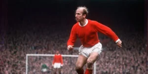Tiền vệ xuất sắc mọi thời đại bóng đá thế giới -Bobby Charlton