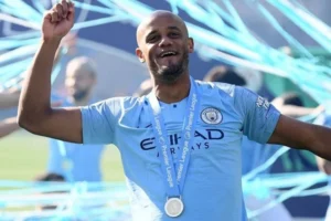 Trung vệ Kompany