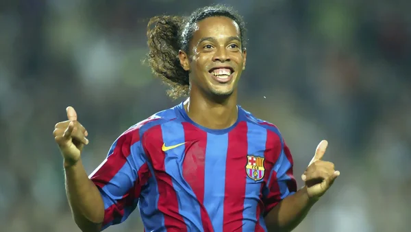 Ronaldinho có 94 bàn thắng và tạo được 76 pha kiến tạo.