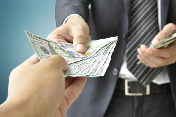 Chiêm bao thấy người chết cho bạn tiền có nhiều ý nghĩa