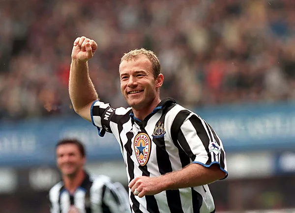 Alan Shearer đã ghi được 34 bàn thắng tại mùa giải Ngoại hạng Anh