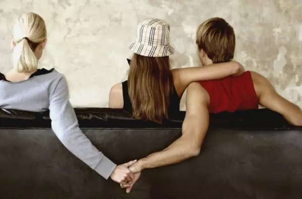 Mơ thấy người yêu phản bội báo hiệu mối quan hệ đang rạn nứt