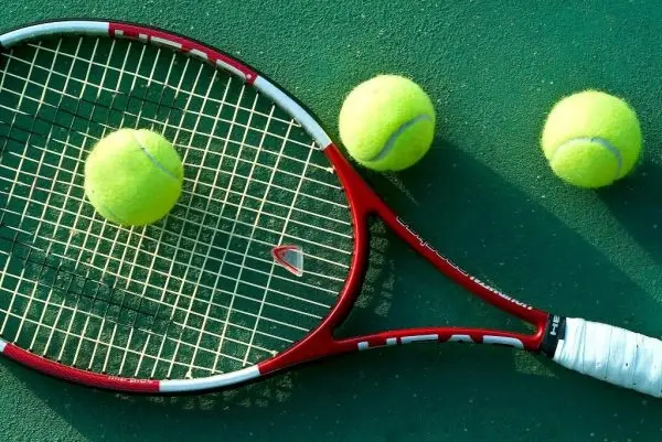 Vợt tennis có nhiều loại cho nhiều đối tượng khác nhau sử dụng
